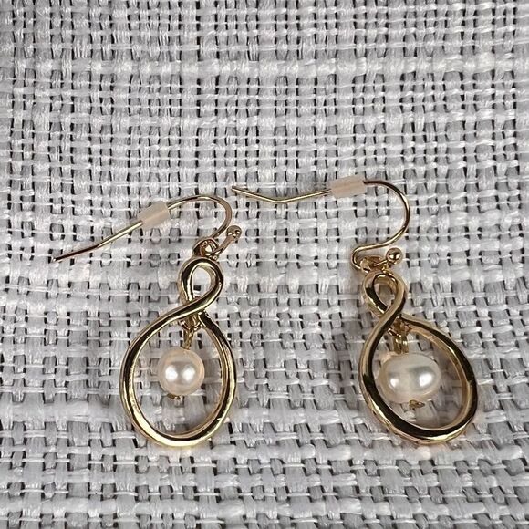 New Genuine Freshwater Pearl Pendant Earrings and Necklace Gold Tone Classic - Picture 3 of 6